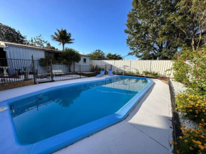 Blue Horizon House with Private Pool. Pet Friendly, Nowra